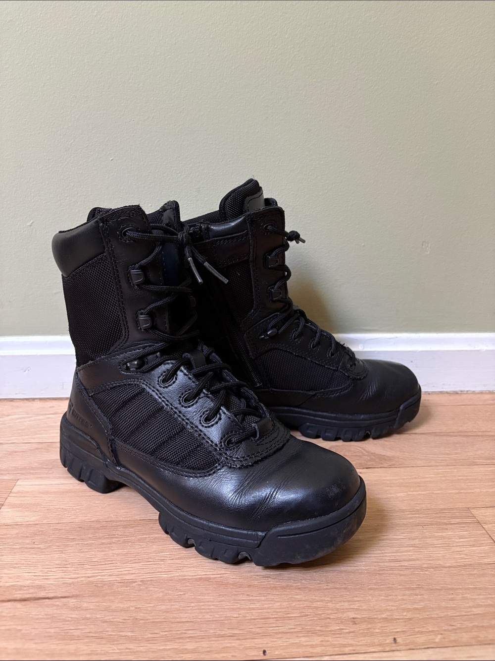 Bates Woman’s 8” Tactical Sport Side Zip